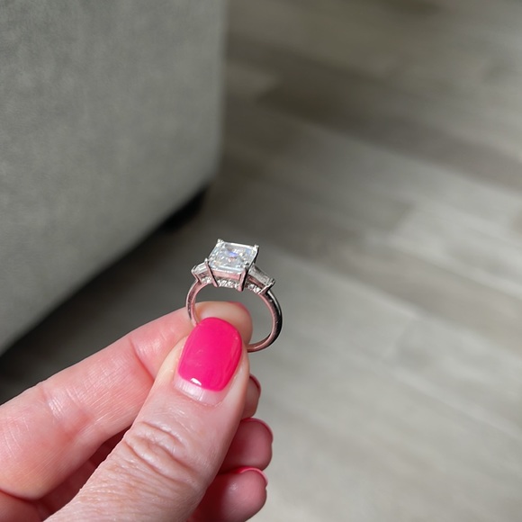❤️ FINAL PRICE ❤️ Everly Ring - Size 6 - Picture 2 of 4